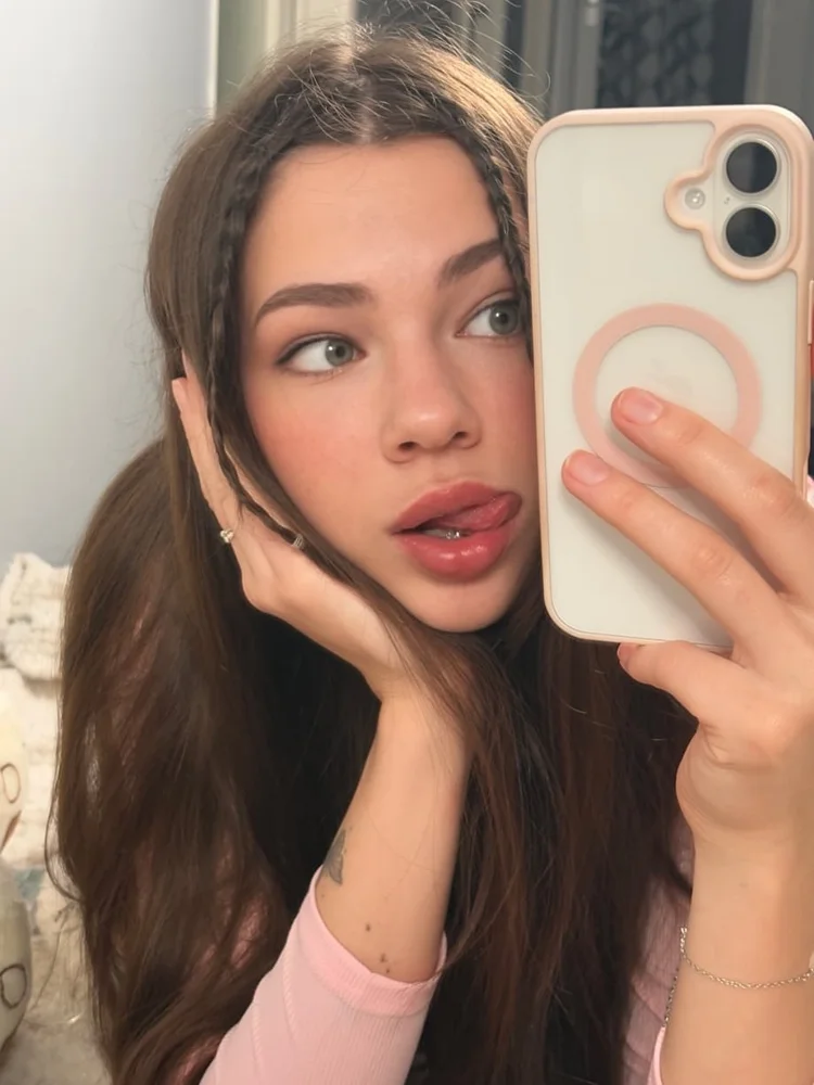 Profile example: Isabel590