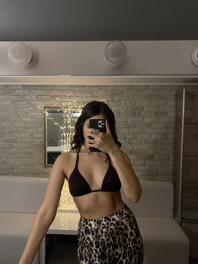 Profile example: Zoe785
